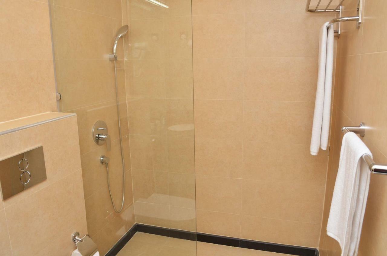 Nooh Tower Apartman Al Hidd Kültér fotó